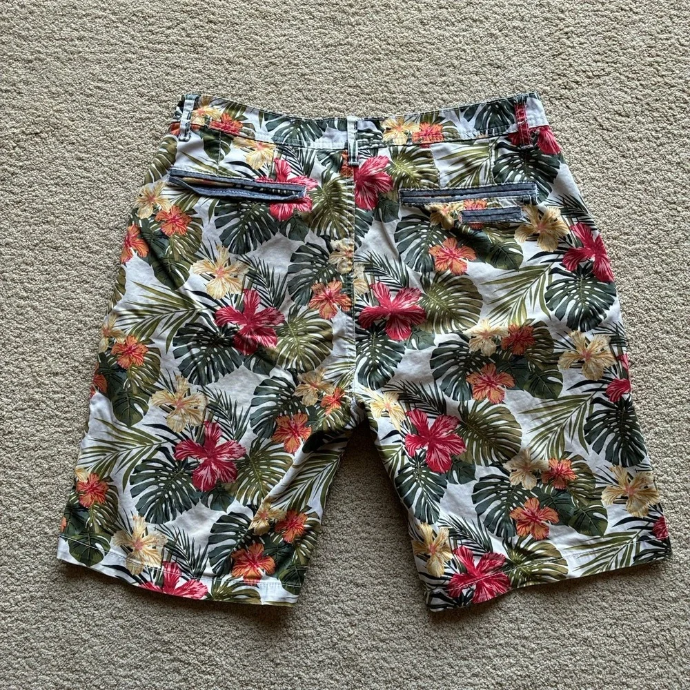 Hudson And Barrow men tropical